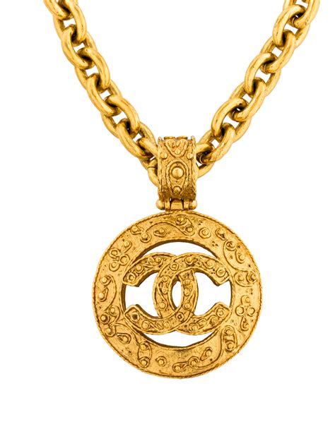 chanel necklace logo gold